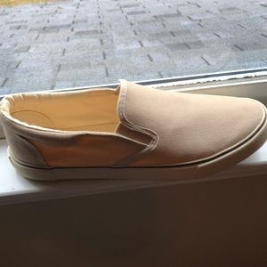 Pair of 10.5 Tans